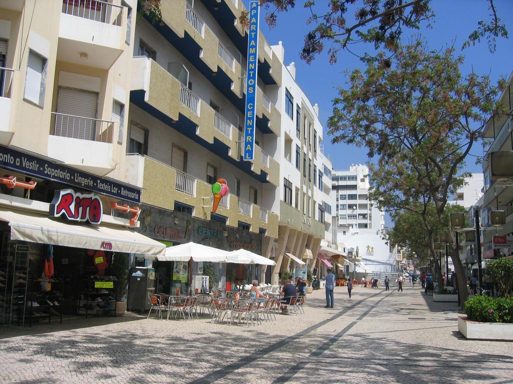 Apartamentos Central Quarteira Luaran gambar